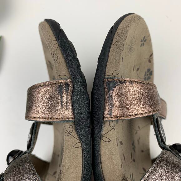 Taos Prize Sandals Slip On Comfort Metallic Bronze Adjustable Straps Women's 7 - Picture 8 of 10
